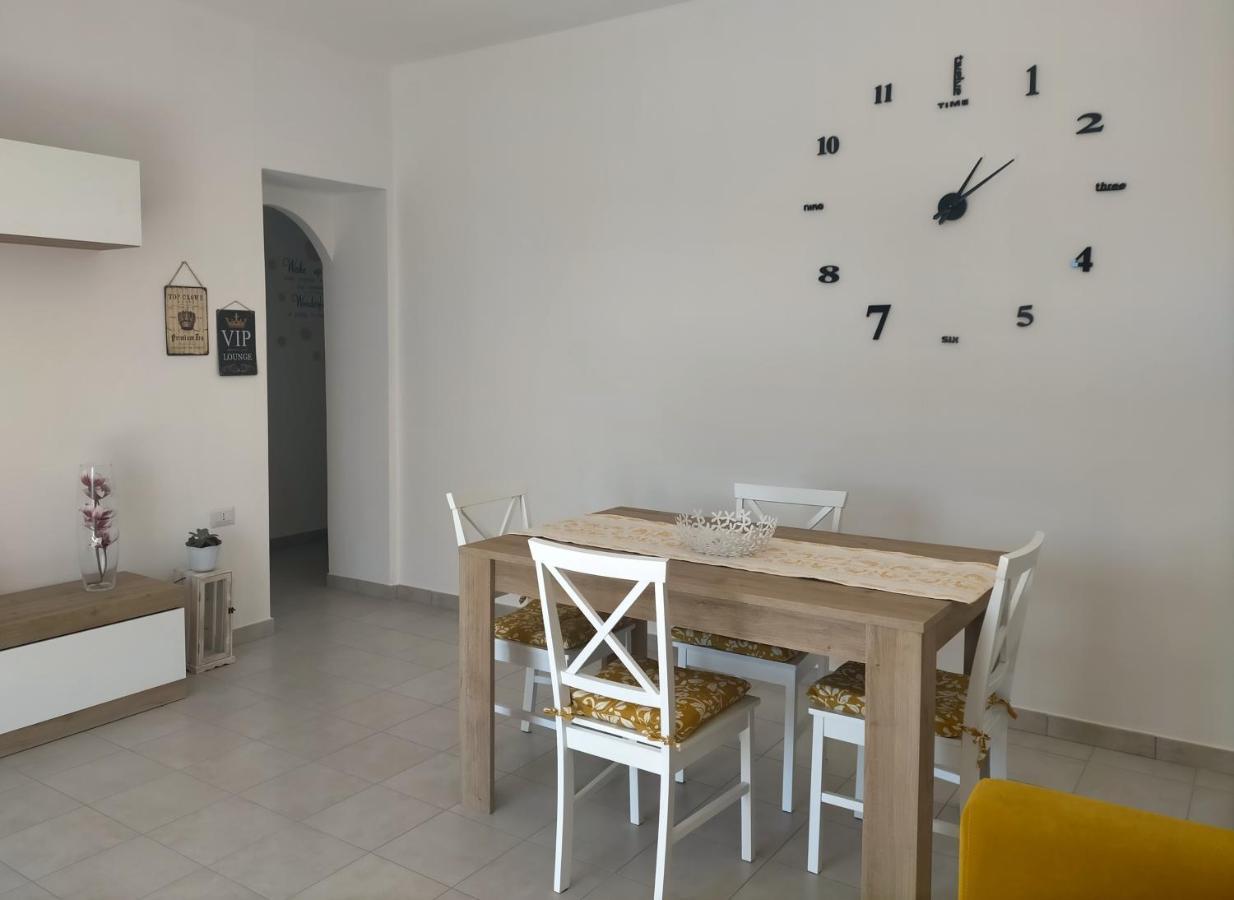 Holiday House Chiara Sant'Antioco Exterior photo