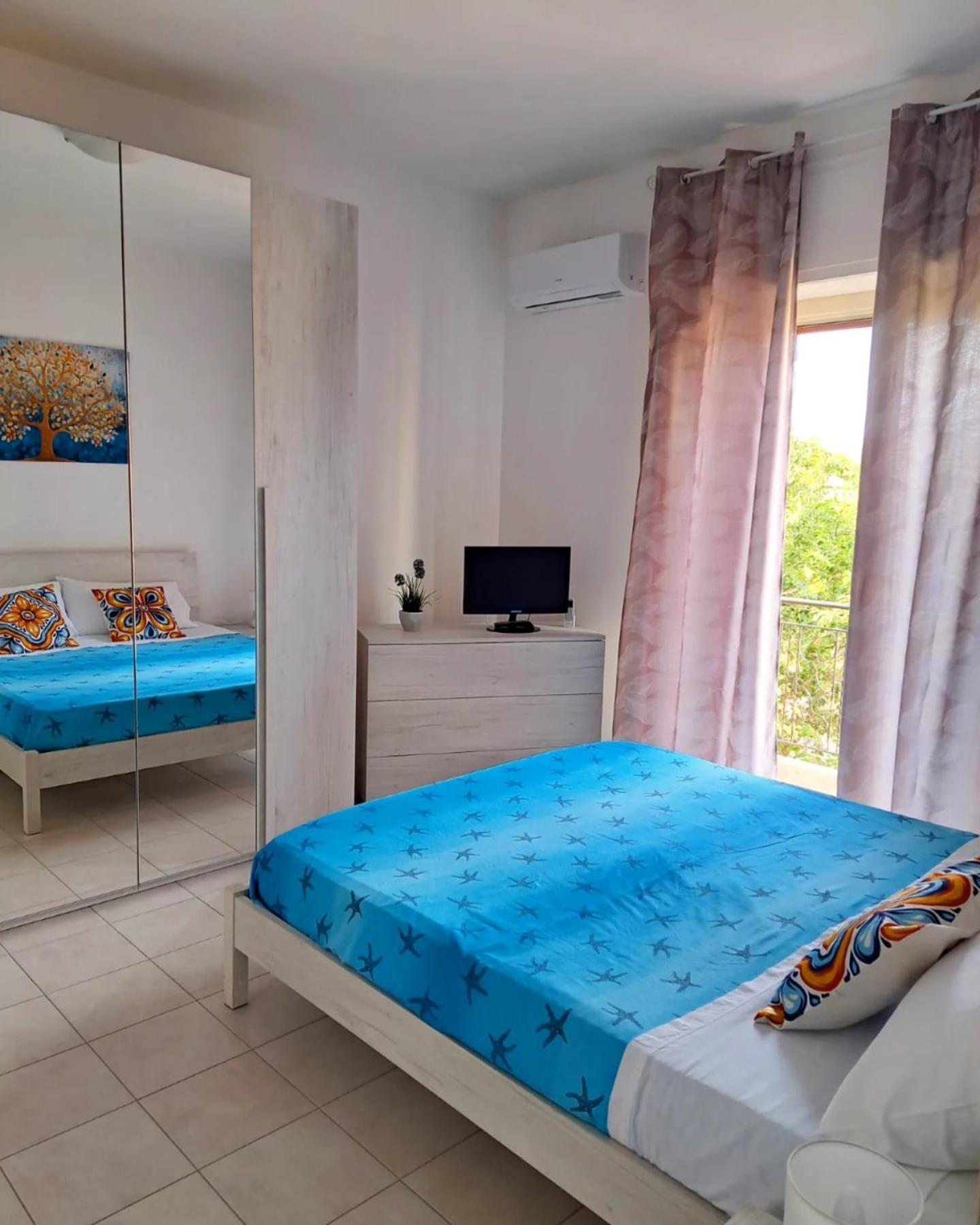 Holiday House Chiara Sant'Antioco Exterior photo